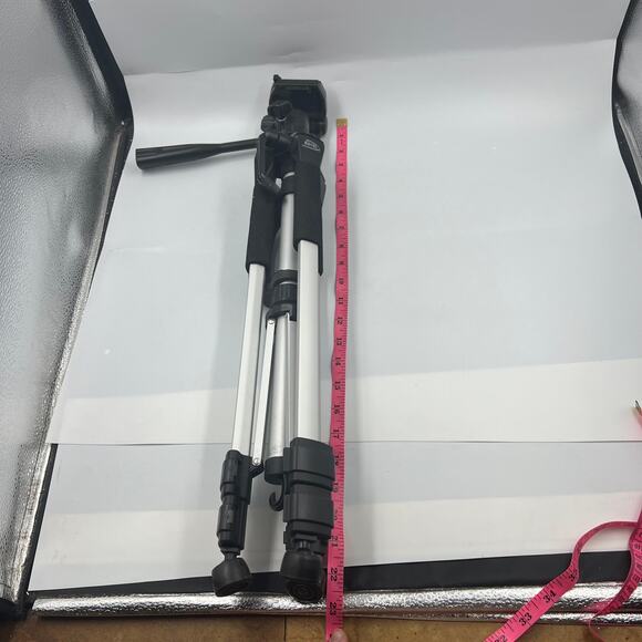 Digital Concepts Folding Tripod Stand With Head & Quick Release Pad - Picture 9 of 9